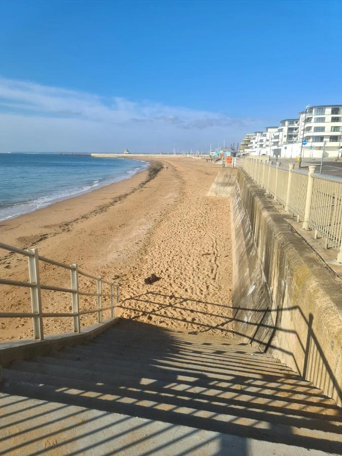 Vitamin Sea Beachfront Apartment Ramsgate - Sleeps 4 Exterior foto